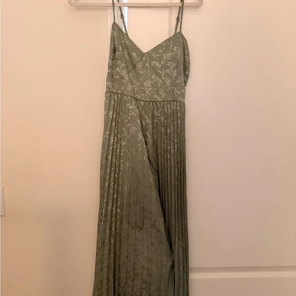Lulus Elegant Green Pleated Maxi Dress - Picture 2 of 4